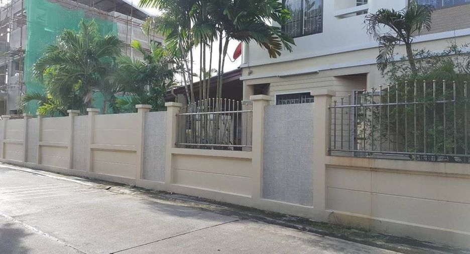 Casa en venta de 5 habitaciones en Lat Phrao, Bangkok