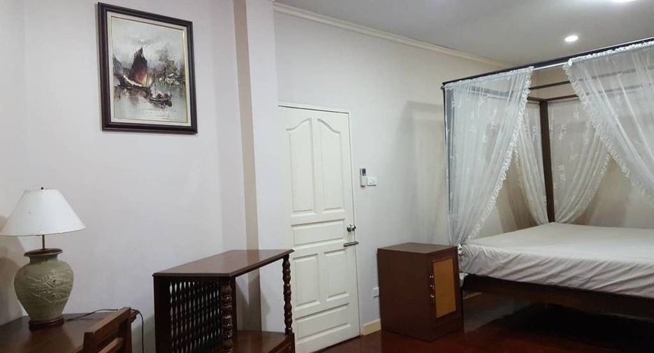 Casa en venta de 5 habitaciones en Lat Phrao, Bangkok