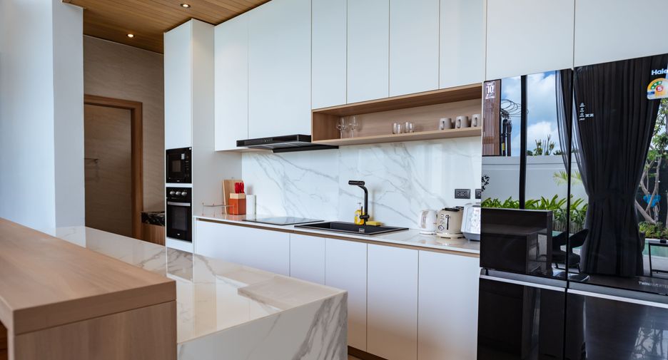 For rent 4 bedrooms villa in Mueang Phuket, Phuket