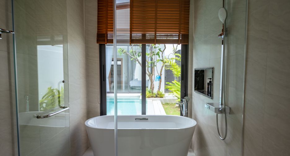For rent 4 bedrooms villa in Mueang Phuket, Phuket