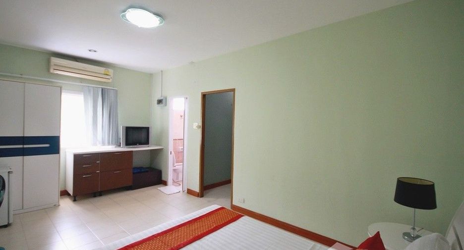 For sale 5 bedrooms townhouse in Hua Hin, Prachuap Khiri Khan