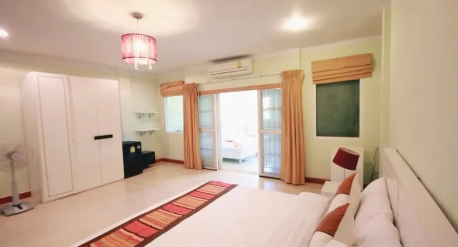 For sale 5 bedrooms townhouse in Hua Hin, Prachuap Khiri Khan