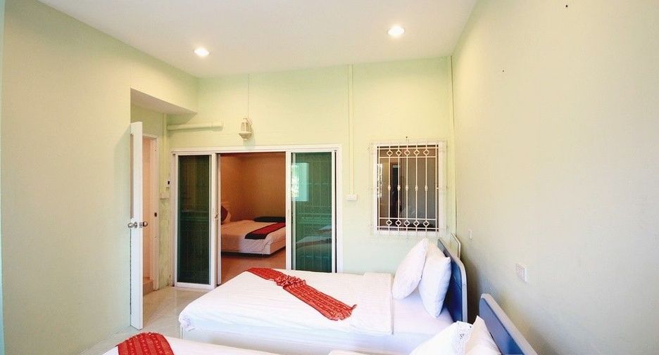 For sale 5 bedrooms townhouse in Hua Hin, Prachuap Khiri Khan