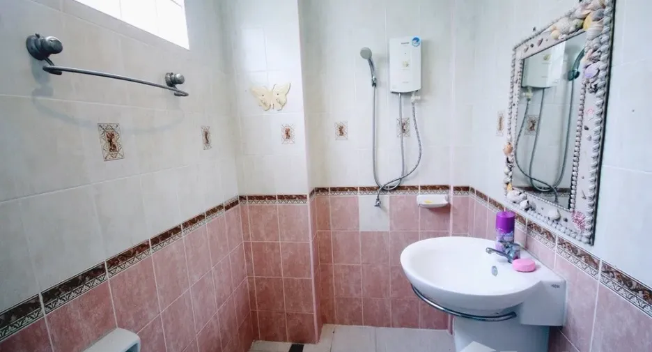 For sale 5 bedrooms townhouse in Hua Hin, Prachuap Khiri Khan