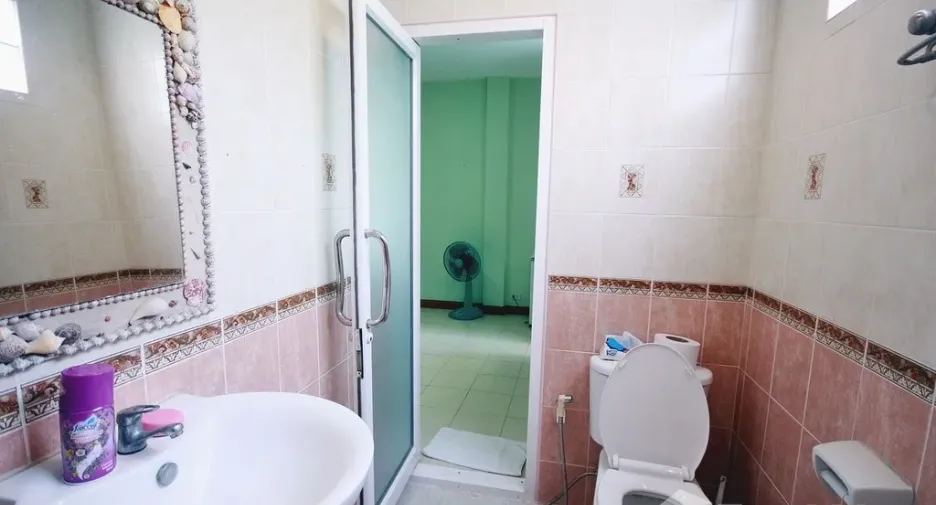 For sale 5 bedrooms townhouse in Hua Hin, Prachuap Khiri Khan