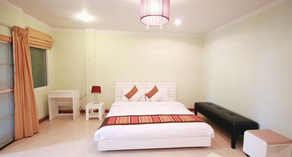 For sale 5 bedrooms townhouse in Hua Hin, Prachuap Khiri Khan