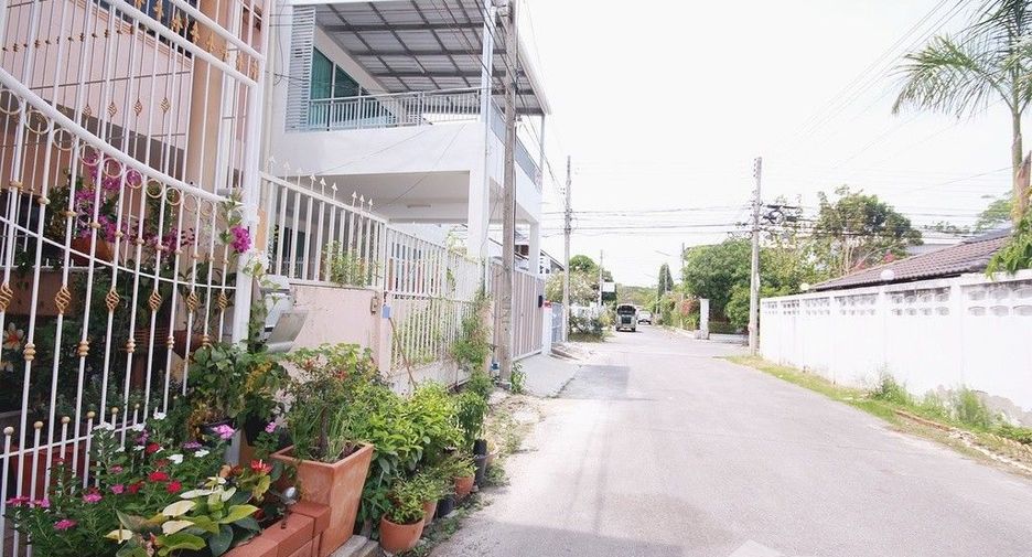 For sale 5 bedrooms townhouse in Hua Hin, Prachuap Khiri Khan