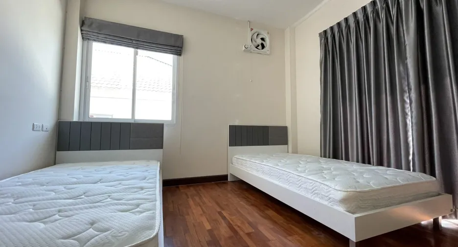 For rent 3 bedrooms house in Si Racha, Chonburi