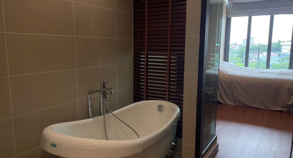 Condo en alquiler de 2 habitaciones en Mueang Chiang Mai, Chiang Mai