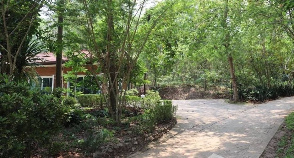 For sale 41 bedrooms hotel in Chiang Dao, Chiang Mai