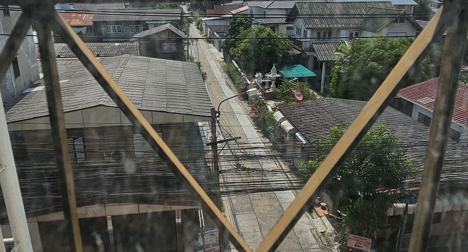 For sale 9 bedrooms retail Space in Bang Khae, Bangkok