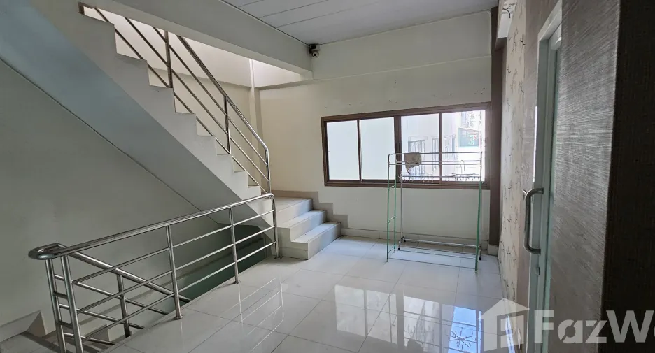 For sale 9 bedrooms retail Space in Bang Khae, Bangkok