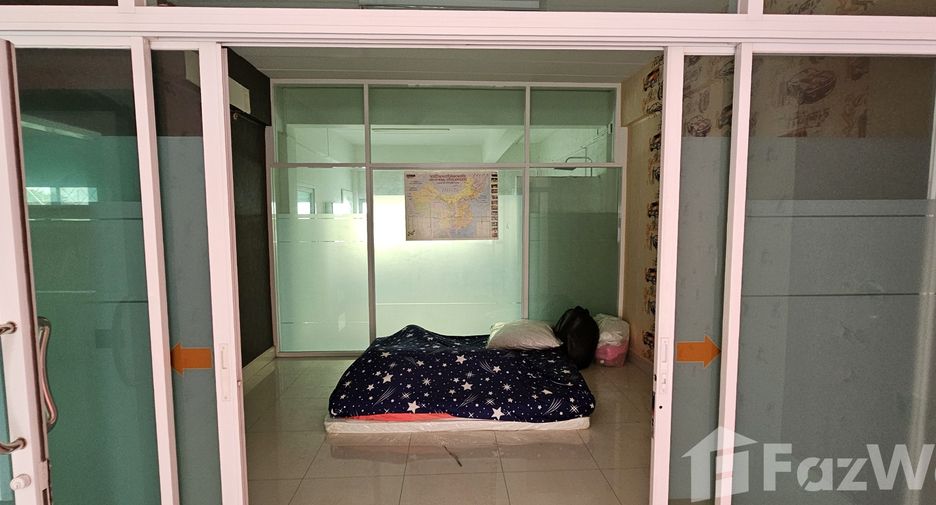For sale 9 bedrooms retail Space in Bang Khae, Bangkok
