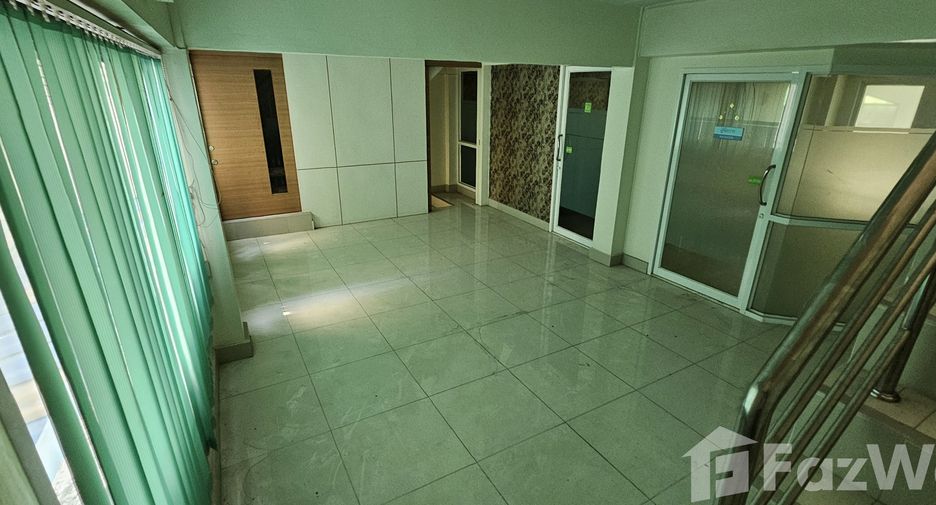 For sale 9 bedrooms retail Space in Bang Khae, Bangkok