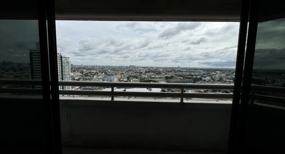 For sale 4 bedrooms condo in Bang Na, Bangkok