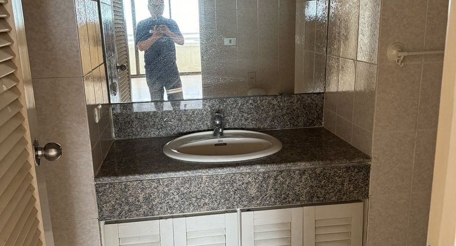 For sale 4 bedrooms condo in Bang Na, Bangkok