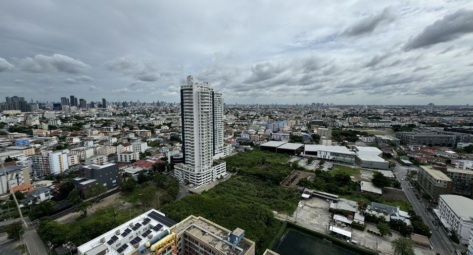 For sale 4 bedrooms condo in Bang Na, Bangkok