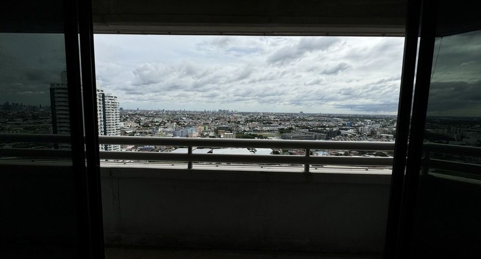 For sale 4 bedrooms condo in Bang Na, Bangkok