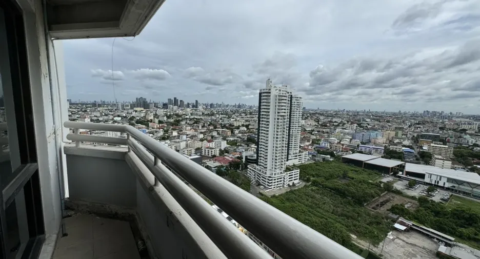 For sale 4 bedrooms condo in Bang Na, Bangkok