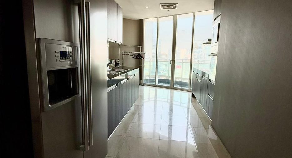 For sale 3 bedrooms condo in Sathon, Bangkok