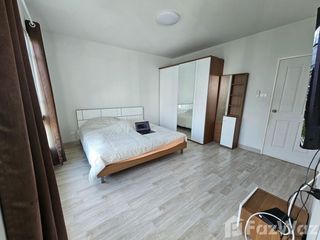 Casa adosada en alquiler de 3 habitaciones en Bang Lamung, Chonburi