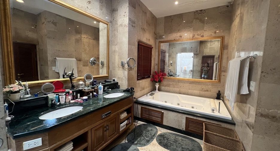 À vendre 2 chambres villa à Na Jomtien, Pattaya