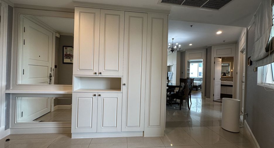For sale and for rent 2 bedrooms condo in Huai Khwang, Bangkok