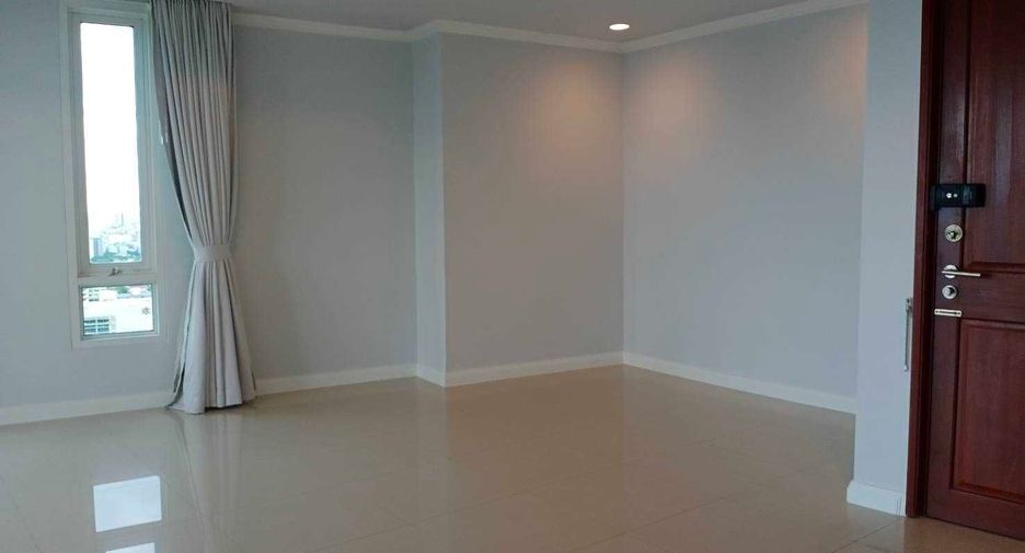 For sale 3 bedrooms condo in Pathum Wan, Bangkok