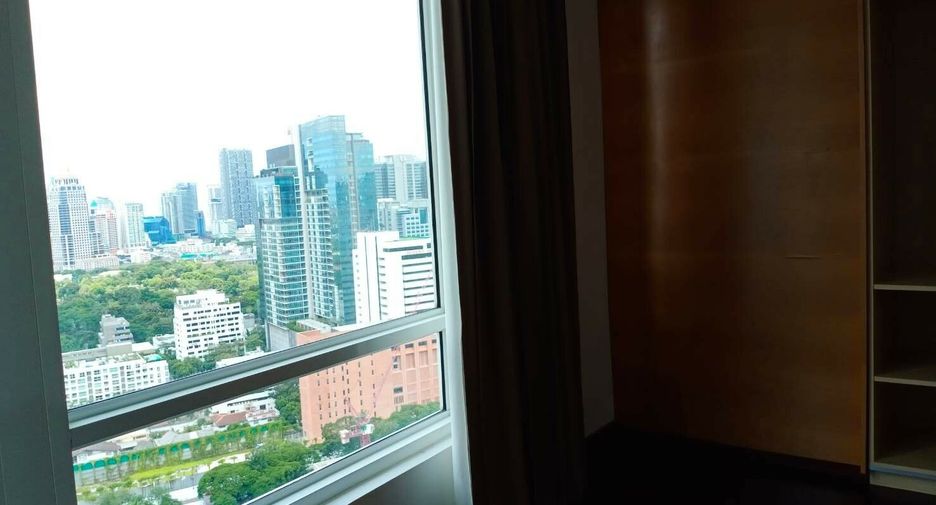 For sale 3 bedrooms condo in Pathum Wan, Bangkok