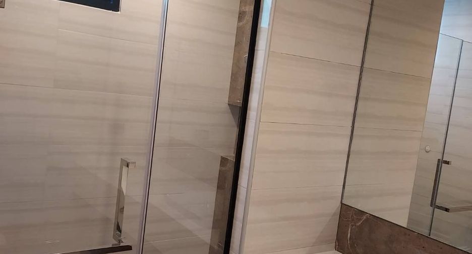 Продажа 4 спальни таунхаус в Пхаси Чароен, Бангкок