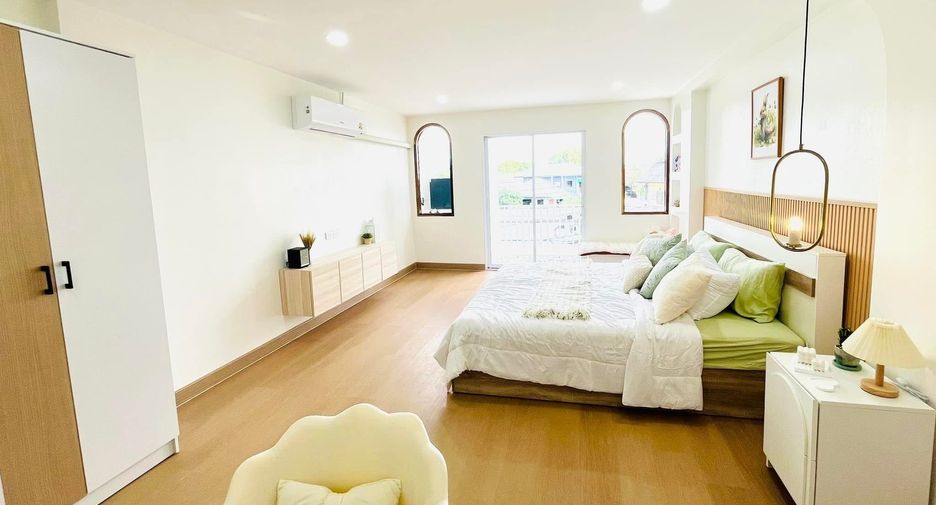 For rent 3 bedrooms townhouse in Mueang Chiang Mai, Chiang Mai