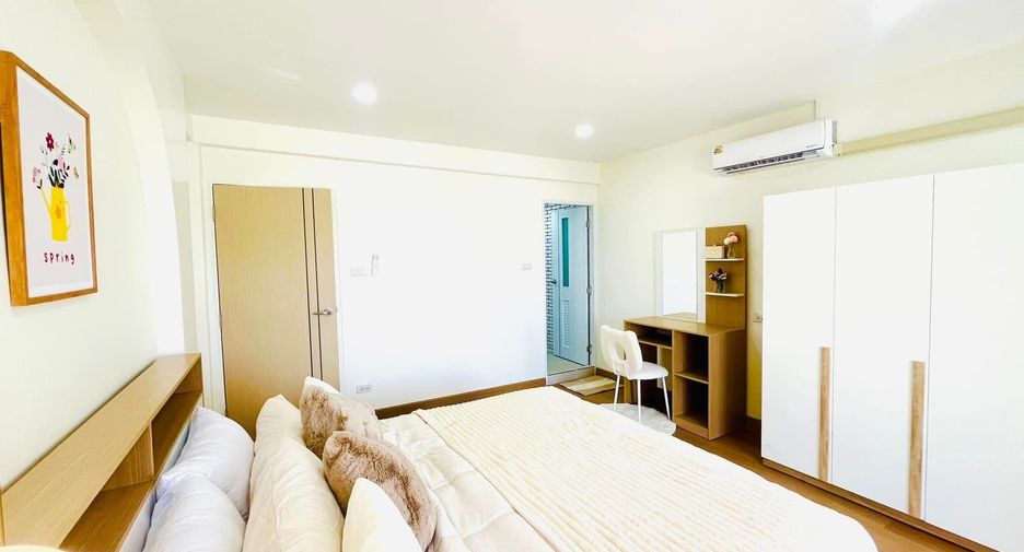 For rent 3 bedrooms townhouse in Mueang Chiang Mai, Chiang Mai