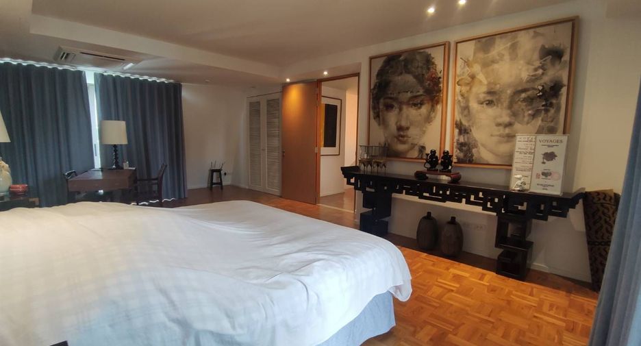 For sale 3 bedrooms condo in Sathon, Bangkok