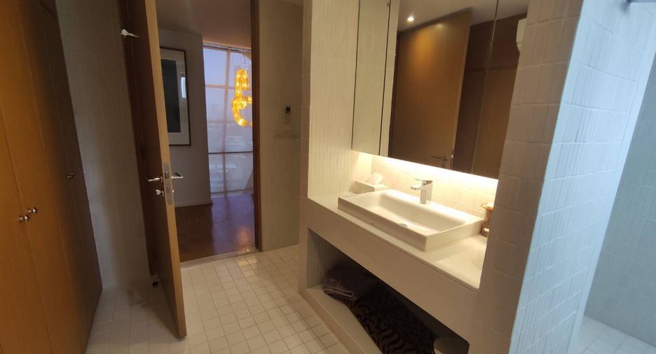 For sale 3 bedrooms condo in Sathon, Bangkok