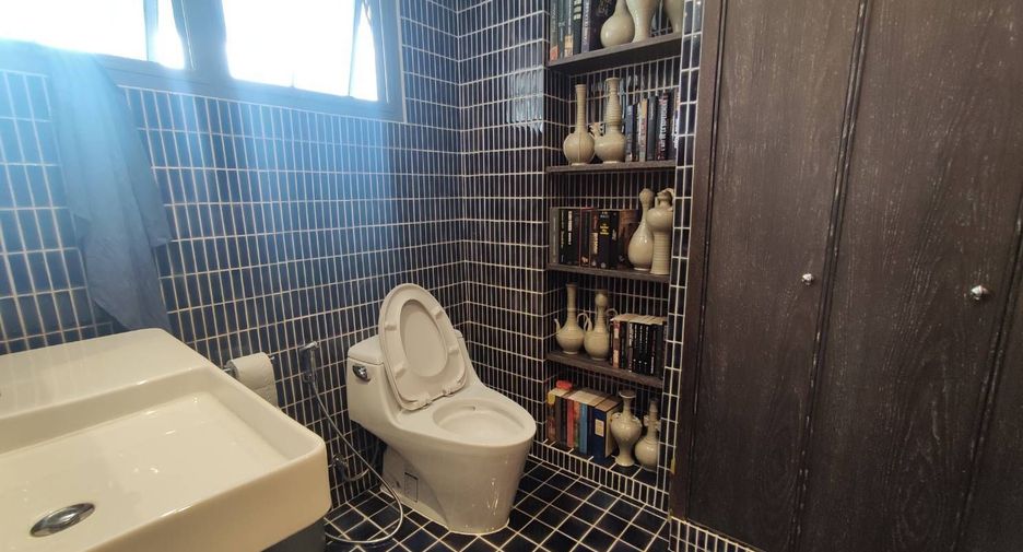 For sale 3 bedrooms condo in Sathon, Bangkok