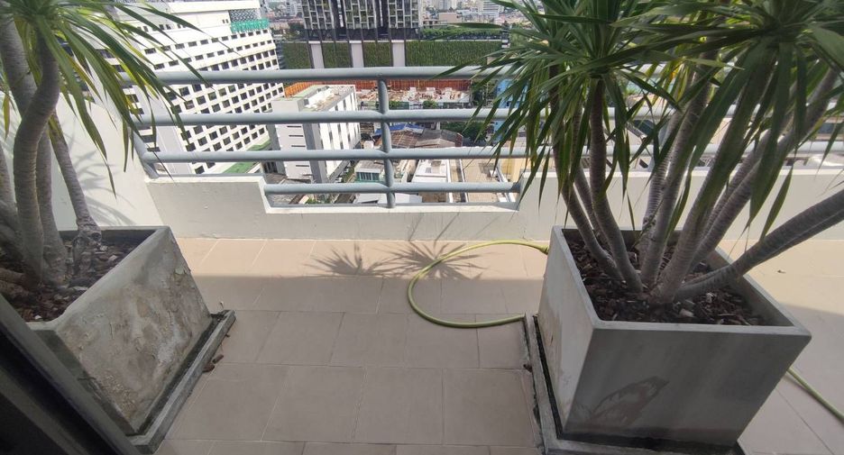 For sale 3 bedrooms condo in Sathon, Bangkok