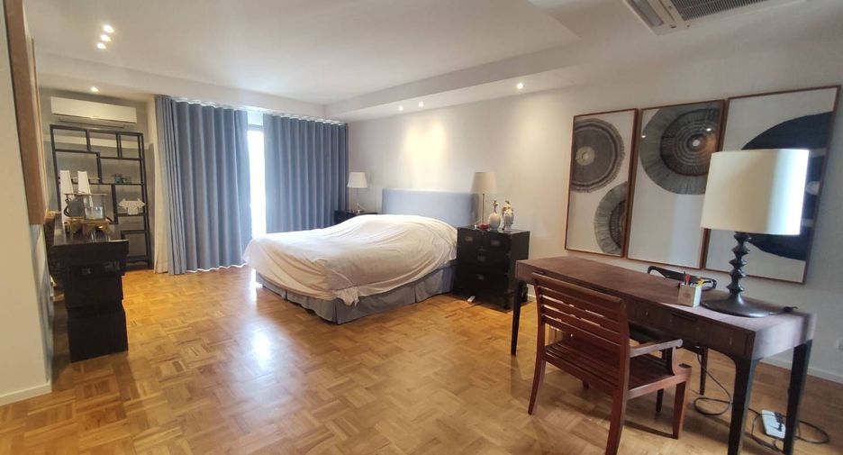 For sale 3 bedrooms condo in Sathon, Bangkok
