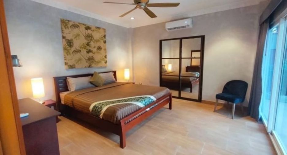 Villa en alquiler de 4 habitaciones en Bang Lamung, Chonburi