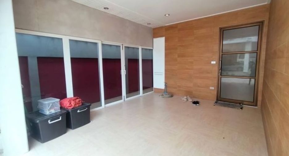Villa en alquiler de 4 habitaciones en Bang Lamung, Chonburi