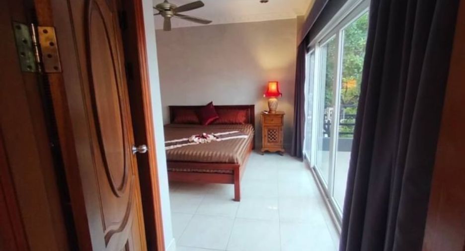 Villa en alquiler de 4 habitaciones en Bang Lamung, Chonburi