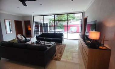 À louer 4 chambres villa à Bang Lamung, Chonburi