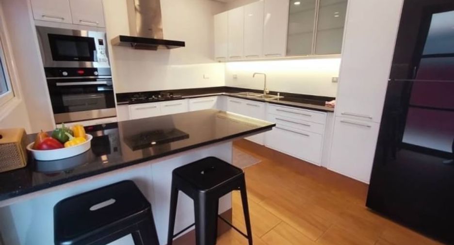 Villa en alquiler de 4 habitaciones en Bang Lamung, Chonburi