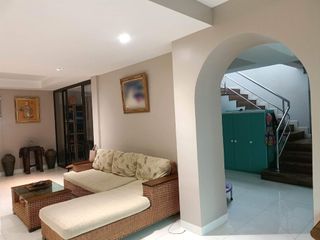 出售 5 卧室 独立屋 在 Wang Thong Lang, 曼谷