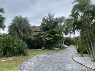 出售 5 卧室 别墅 在 三百峰, 班武里府