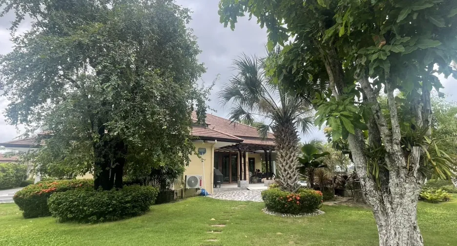 Villa zum Kauf mit 5 Zimmer in Sam Roi Yot, Prachuap Khiri Khan
