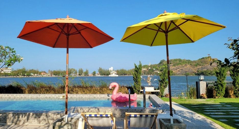 For rent 8 bedrooms villa in Hua Hin, Prachuap Khiri Khan