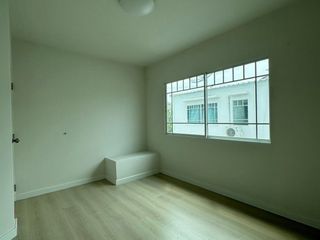 For sale 2 bedrooms townhouse in Phra Samut Chedi, Samut Prakan