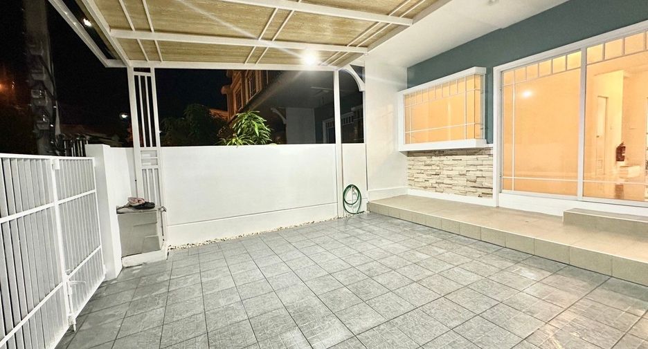 For sale 2 bedrooms townhouse in Phra Samut Chedi, Samut Prakan