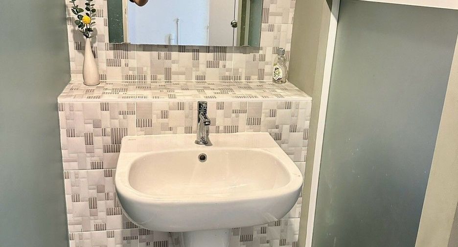 For sale 2 bedrooms townhouse in Phra Samut Chedi, Samut Prakan