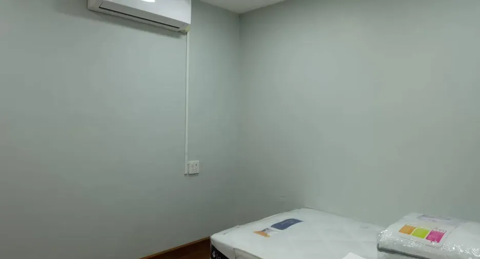 For sale 2 bedrooms condo in Khlong Toei, Bangkok